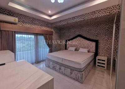 บ้าน ขาย 4 ห้องนอน 190 ตร.ม. ที่ดิน 252 m² ใน  Baan Dusit, Pattaya