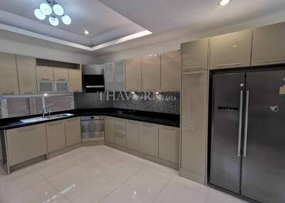 House For sale 4 bedroom 190 m² with land 252 m² in Baan Dusit, Pattaya