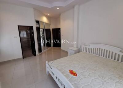 บ้าน ขาย 3 ห้องนอน 230 ตร.ม. ที่ดิน 464 m² ใน  Baan Dusit, Pattaya