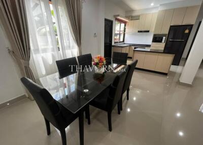 บ้าน ขาย 4 ห้องนอน 480 ตร.ม. ที่ดิน 260 m² ใน  Baan Dusit, Pattaya