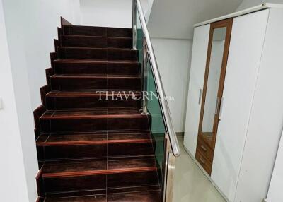 บ้าน ขาย 4 ห้องนอน 480 ตร.ม. ที่ดิน 260 m² ใน  Baan Dusit, Pattaya