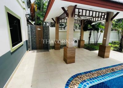 บ้าน ขาย 4 ห้องนอน 480 ตร.ม. ที่ดิน 260 m² ใน  Baan Dusit, Pattaya
