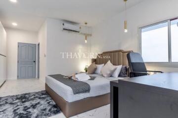 บ้าน ขาย 4 ห้องนอน 240 ตร.ม. ที่ดิน 300 m² , Pattaya