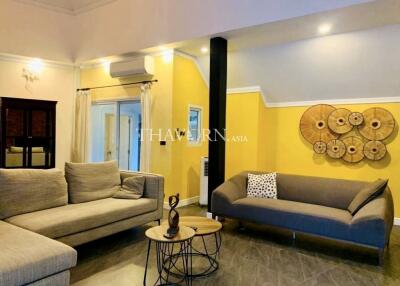 House For sale 3 bedroom 396 m² with land 240 m² in Pool villa, Pattaya