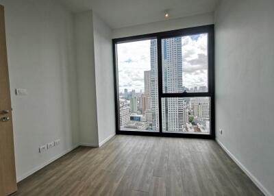 For RENT : The Lofts Silom / 1 Bedroom / 1 Bathrooms / 49 sqm / 35000 THB [R11651]