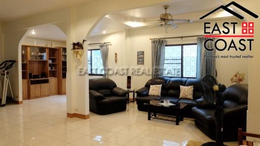 Suksabai Villa House for sale and for rent in Pattaya City, Pattaya. SRH11807