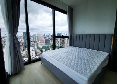 For RENT : The Lofts Silom / 2 Bedroom / 1 Bathrooms / 66 sqm / 50000 THB [R11657]