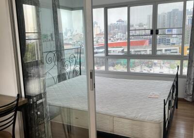 (( FOR SALE)) (( ขาย))  The Trust Residence Ratchada-rama3 Corner room 2 sides window.