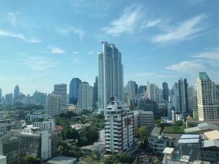 Aguston Sukhumvit 22