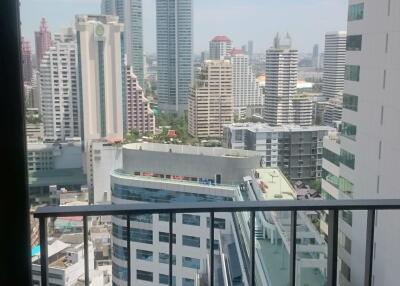 Edge Sukhumvit 23