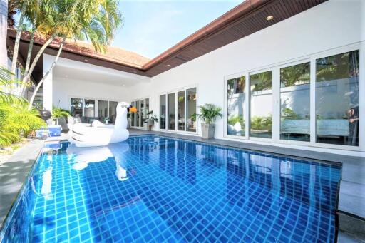 Majestic Residence Villa For Rent in Pattaya