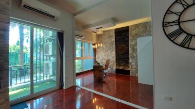 Infiniti Condominium for Rent in East Pattaya