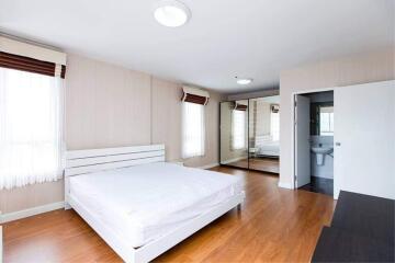 Condo One X Sukhumvit 26