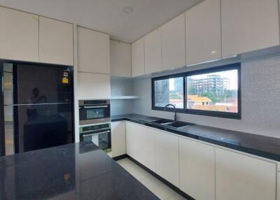 South Pattaya Large 3 Beds Apartment for Rent