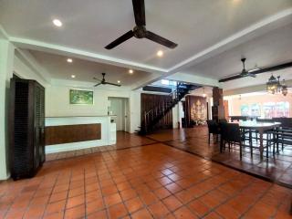 4 Bed in Wong Amat Area - House for Rent