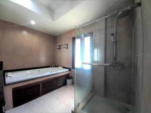 4 Bed in Wong Amat Area - House for Rent