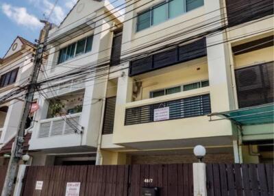 Townhouse for rent near Thong lo station