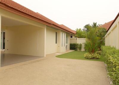 Modern Pool Villa for Rent in East Pattaya