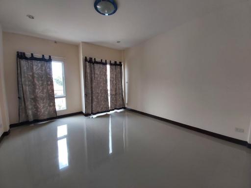 Town Home for Rent in Sattahip