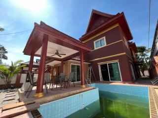 2Storey House for Rent in Na-Jomtien