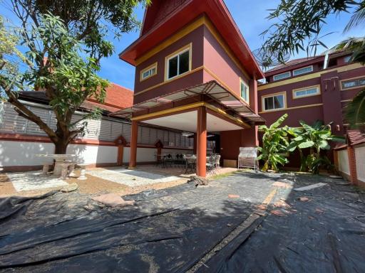 2Storey House for Rent in Na-Jomtien