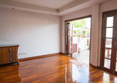 4 Bed 5 Bath 440 SQ.M Townhouse at Sukhumvit 39