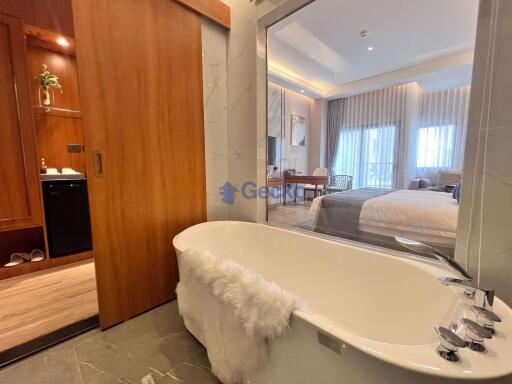 Studio Condo in Wyndham Jomtien Jomtien C010782