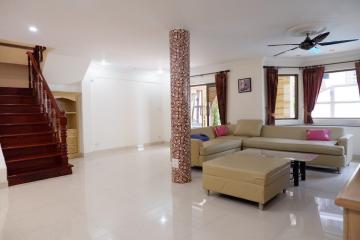 5 Bedrooms House for Rent in Central Pattaya