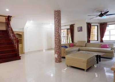 5 Bedrooms House for Rent in Central Pattaya