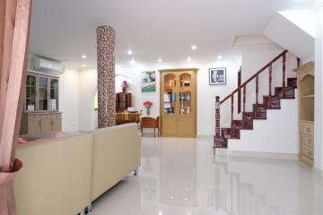 5 Bedrooms House for Rent in Central Pattaya