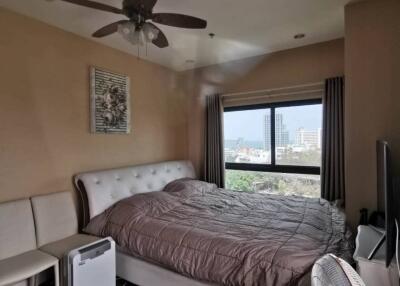 2 Bed 3 Bath 75 SQ.M The Axis Condo