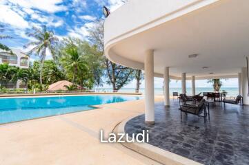 SANDY BEACH CONDO : 2 Bed Seaview Condo