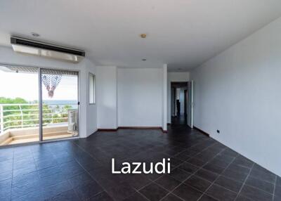 SANDY BEACH CONDO : 2 Bed Seaview Condo