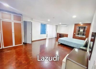 3 Bed 3 Bath 260 SQ.M Prompong Mansion