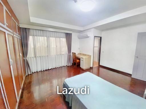 3 Bed 3 Bath 260 SQ.M Prompong Mansion