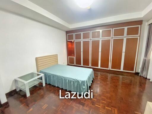 3 Bed 3 Bath 260 SQ.M Prompong Mansion