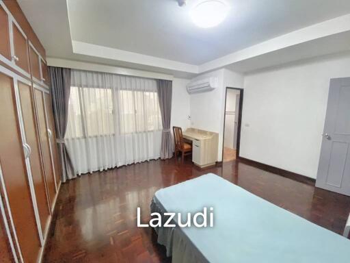 3 Bed 3 Bath 260 SQ.M Prompong Mansion