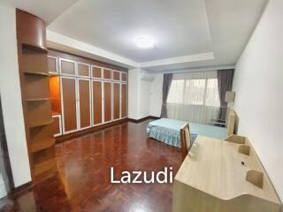 3 Bed 3 Bath 260 SQ.M Prompong Mansion