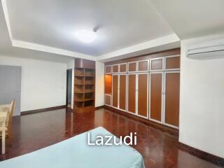 3 Bed 3 Bath 260 SQ.M Prompong Mansion