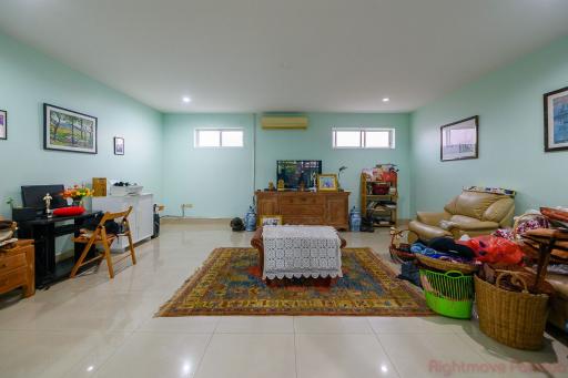 4 Bed House For Rent In East Pattaya