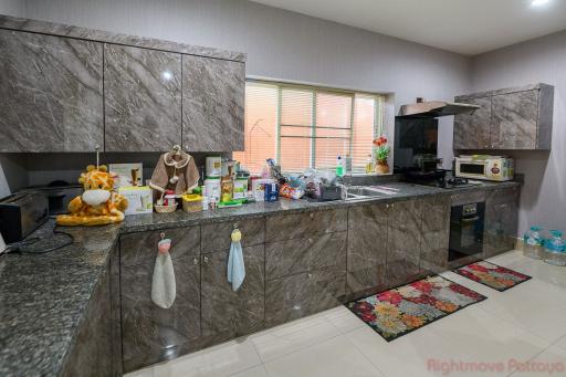 4 Bed House For Rent In East Pattaya