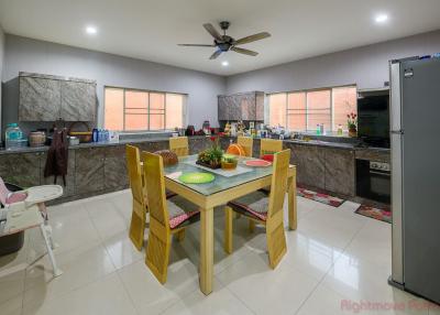 4 Bed House For Rent In East Pattaya