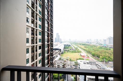For SALE : Life Asoke / 1 Bedroom / 1 Bathrooms / 30 sqm / 4800000 THB [S11669]