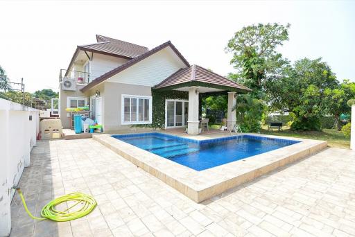 House With Private Swimming Pool for Rent