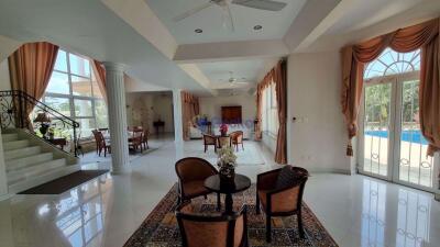 5 Bedrooms House in Phoenix Golf Course Huay Yai H010785