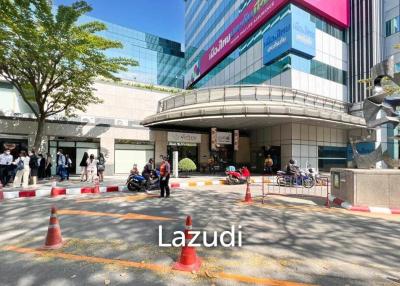 78sm retail space for lease in Muangthai Phatra Complex Ratchada, Huai Khwang