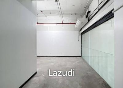 41m2 Retail Space for Lease in Muangthai Phatra Complex Ratchada Huai Khwang