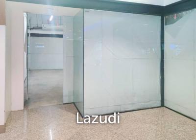 41m2 Retail Space for Lease in Muangthai Phatra Complex Ratchada Huai Khwang