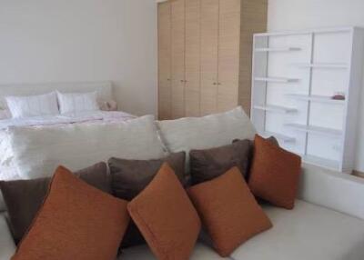 For RENT : The Empire Place / 1 Bedroom / 1 Bathrooms / 54 sqm / 35000 THB [R11681]