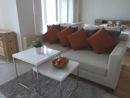 For RENT : The Empire Place / 1 Bedroom / 1 Bathrooms / 54 sqm / 35000 THB [R11681]